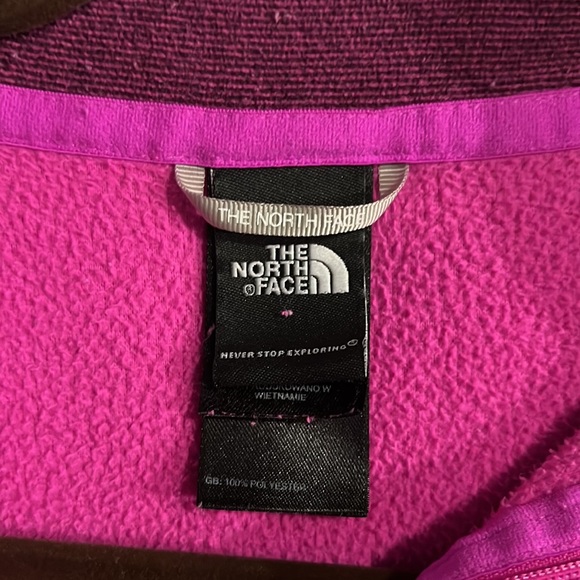 North Face Bright Fuchsia Fleece Jacket - Picture 3 of 5